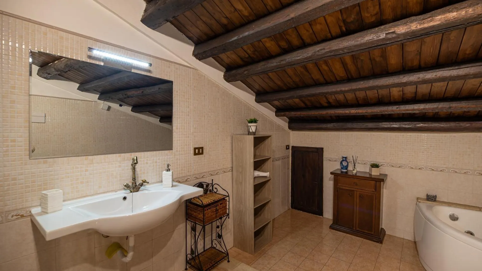Ferienwohnung Large Historic Apt In Palermo Apartment
